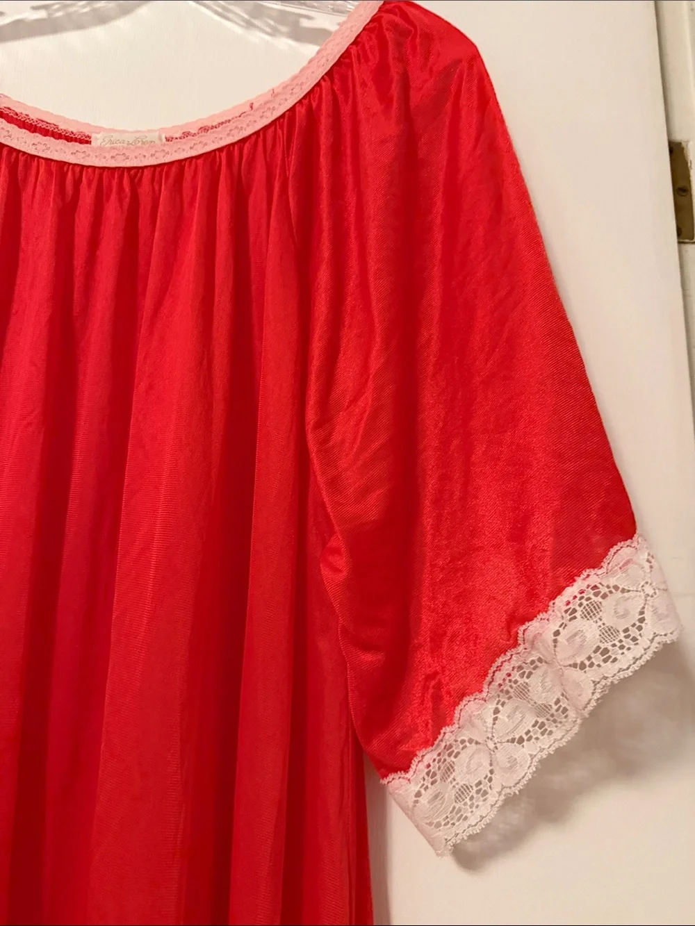 Vintage Erica Loren New York Red Nightgown White Lace OS One Size Flowy Retro - Picture 4 of 10